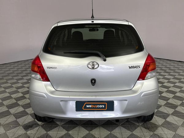 2009-Toyota-Yaris-T3-5-dr image:18
