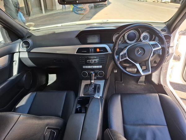 2013-Mercedes-Benz-C-Class-C-180-BE-Classic-Auto image:12