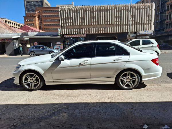 2013-Mercedes-Benz-C-Class-C-180-BE-Classic-Auto image:3