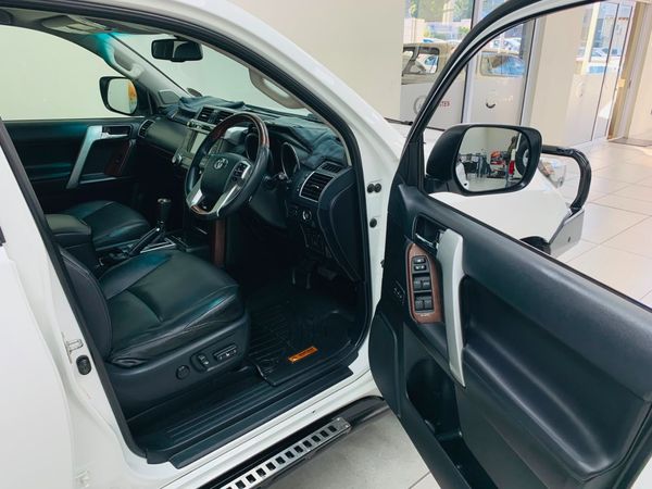 2015-Toyota-Land-Cruiser-Prado-30-TDI-VX-Auto image:3