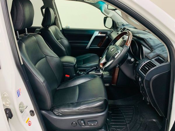 2015-Toyota-Land-Cruiser-Prado-30-TDI-VX-Auto image:5