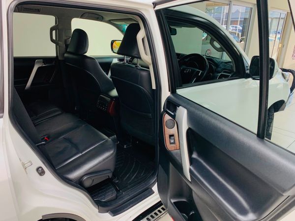 2015-Toyota-Land-Cruiser-Prado-30-TDI-VX-Auto image:7