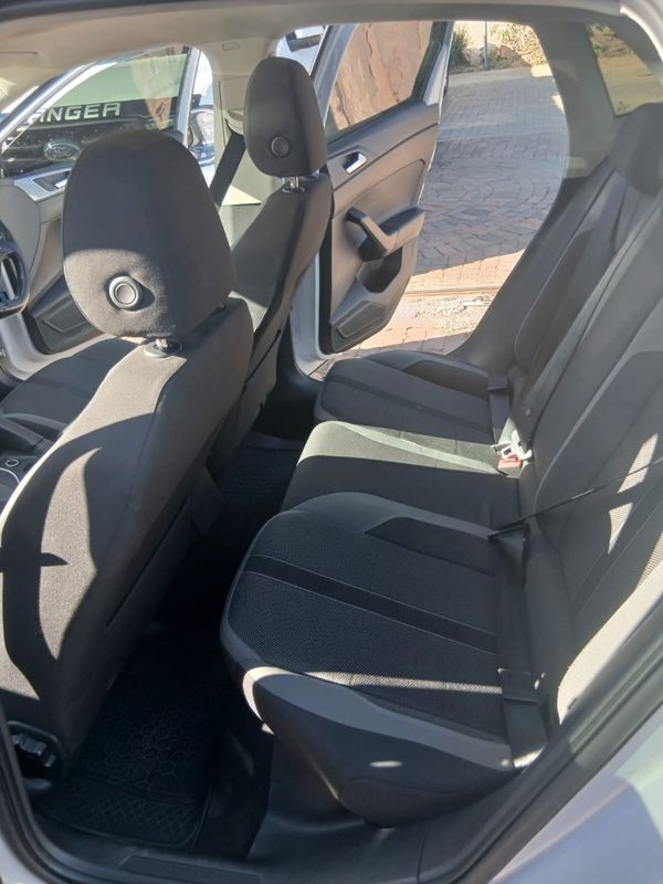 2019-Volkswagen-Polo-10-TSI-Comfortline-Auto image:10