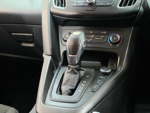 2018-Ford-Focus-10-EcoBoost-Trend-Auto image:14