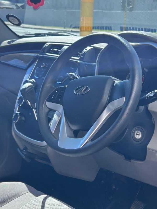 2016-Mahindra-KUV-100-12-K6 image:12
