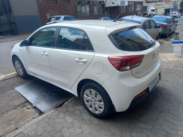 2019-Kia-Rio-12-5-dr image:6
