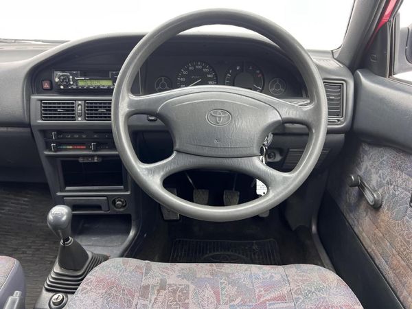 2000-Toyota-Conquest-130-Tazz image:8