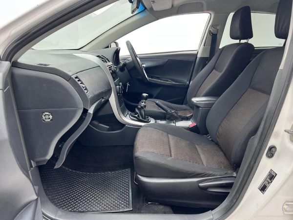 2016-Toyota-Corolla-Quest-16 image:4