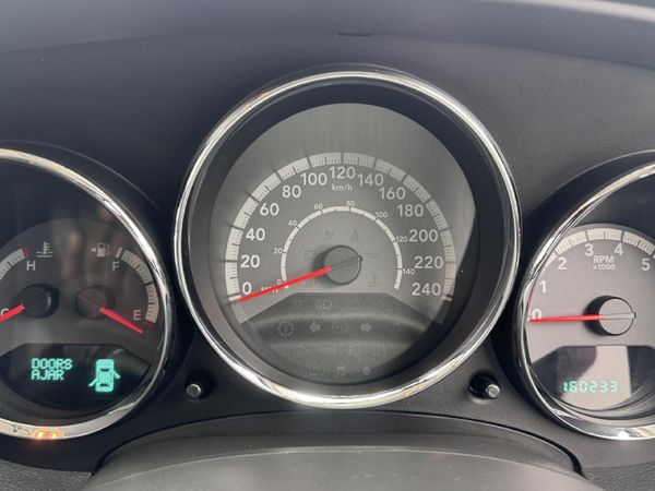 2011-Dodge-Caliber-20-SXT-Auto image:9