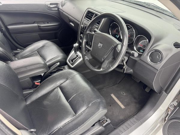 2011-Dodge-Caliber-20-SXT-Auto image:14