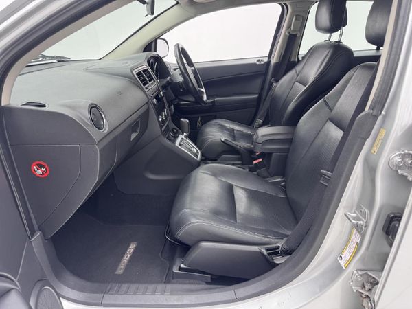 2011-Dodge-Caliber-20-SXT-Auto image:6