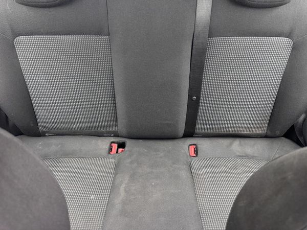 2011-Opel-Corsa-14-Essentia-5-dr image:12