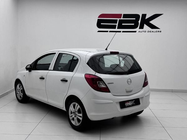 2011-Opel-Corsa-14-Essentia-5-dr image:3