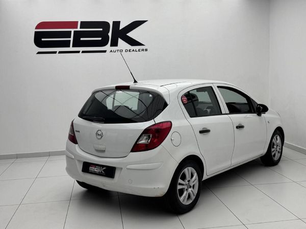 2011-Opel-Corsa-14-Essentia-5-dr image:5