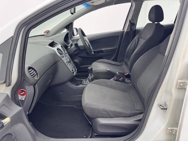 2011-Opel-Corsa-14-Essentia-5-dr image:6