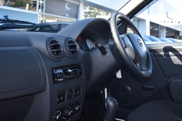 2023-Nissan-NP200-16 image:13
