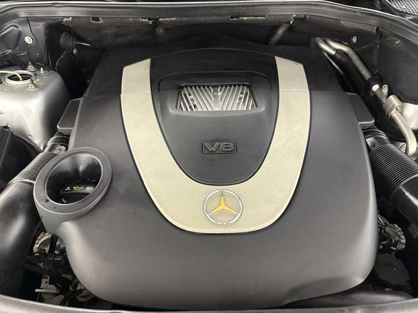 2011-Mercedes-Benz-ML-500-Auto image:12