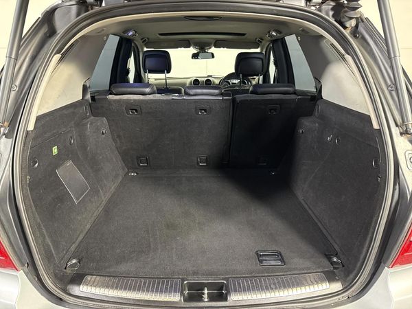 2011-Mercedes-Benz-ML-500-Auto image:13