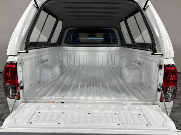 2025-Toyota-Hilux-24-GD-Single-Cab image:9