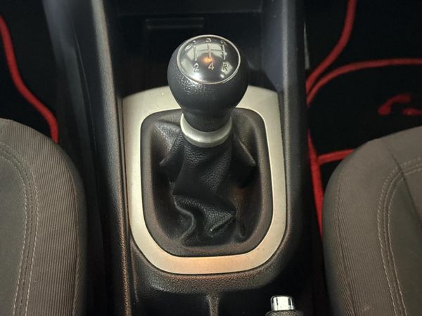 2015-Kia-Rio-12-5-dr image:10