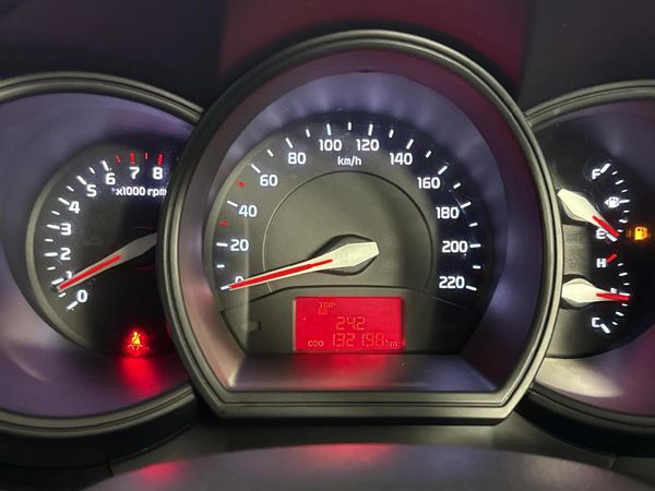 2015-Kia-Rio-12-5-dr image:2