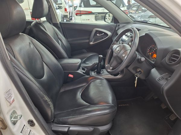 2010-Toyota-RAV4-20-GX image:11