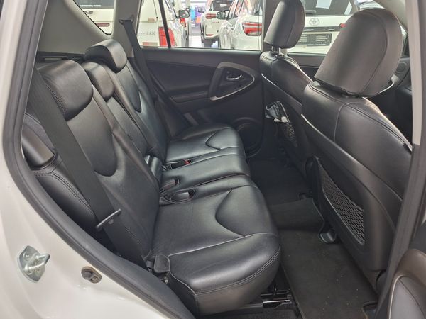 2010-Toyota-RAV4-20-GX image:13