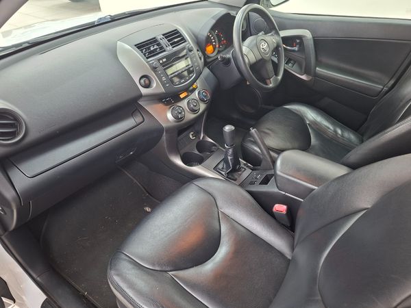 2010-Toyota-RAV4-20-GX image:15