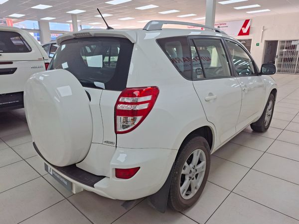 2010-Toyota-RAV4-20-GX image:6