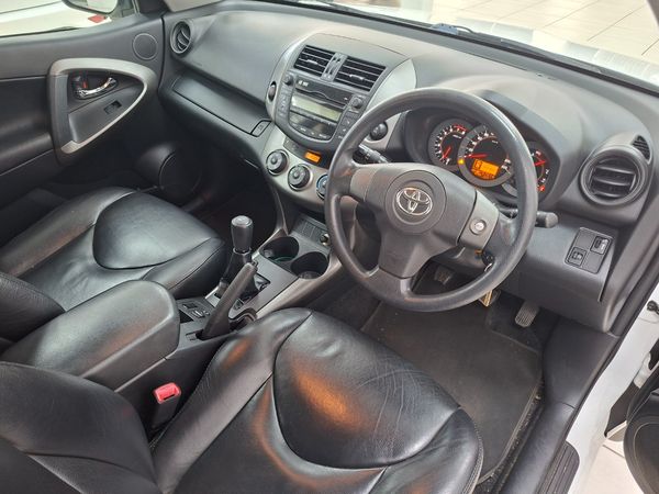 2010-Toyota-RAV4-20-GX image:7