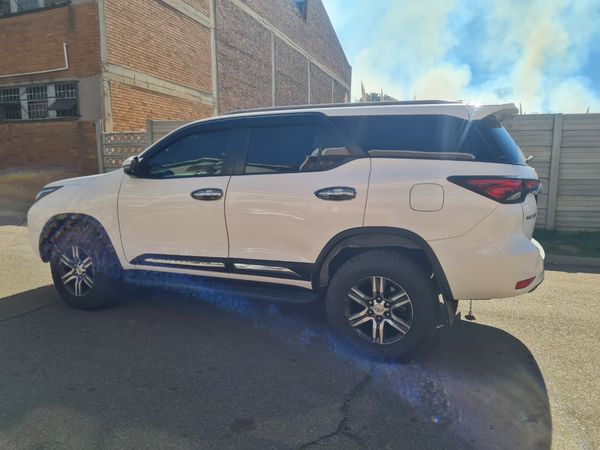 2020-Toyota-Fortuner-24 image:6