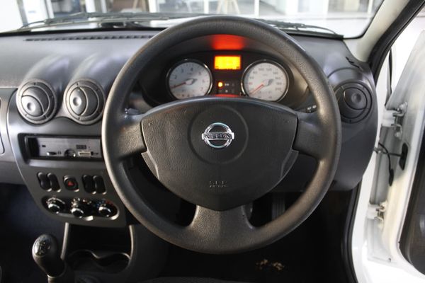 2019-Nissan-NP200-DIESEL image:16