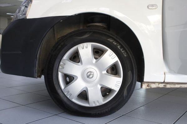 2019-Nissan-NP200-DIESEL image:6