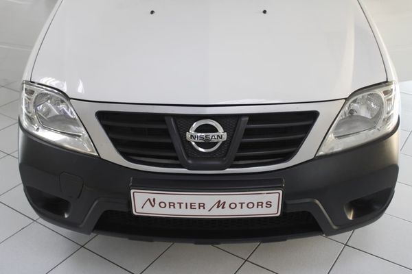 2019-Nissan-NP200-DIESEL image:8