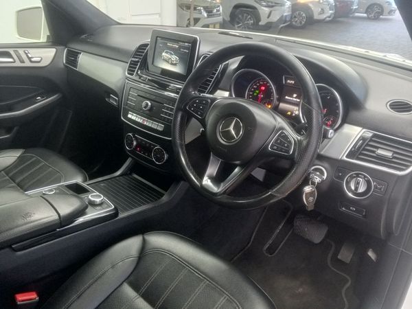 2016-Mercedes-Benz-GLE-250d-4Matic image:9