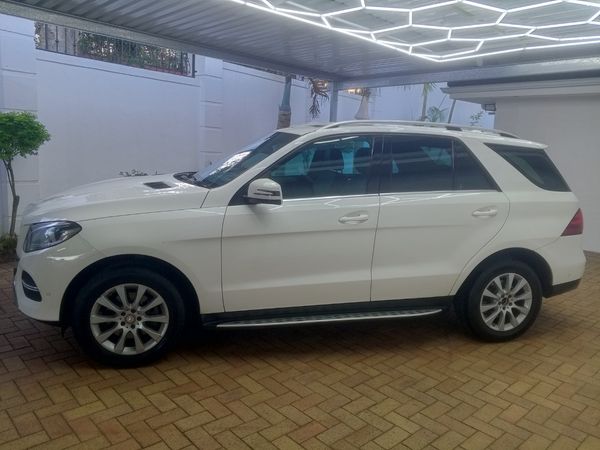 2016-Mercedes-Benz-GLE-250d-4Matic image:3