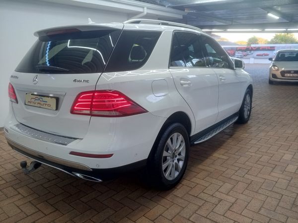 2016-Mercedes-Benz-GLE-250d-4Matic image:7