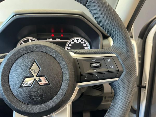 2026-Mitsubishi-Triton-24-Di-DC-GLS-4x4-Double-Cab-Auto image:14