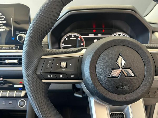 2026-Mitsubishi-Triton-24-Di-DC-GLS-4x4-Double-Cab-Auto image:15