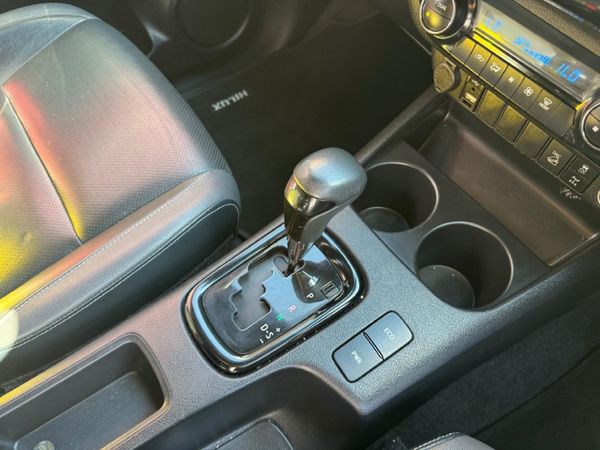 2022-Toyota-Hilux-28-GD-6-Raised-Body-Legend-RS-4x4-Auto-Double-Cab image:12