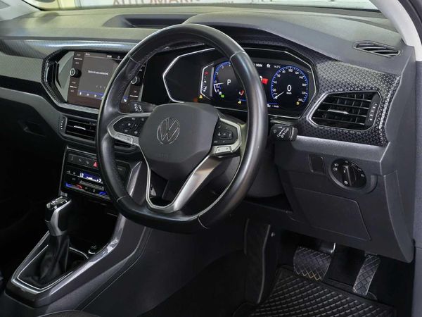 2023-Volkswagen-T-Cross-15-TSI-R-Line-Auto image:15