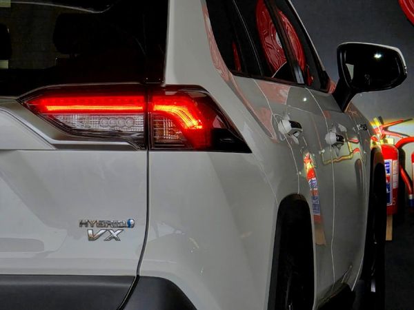 2023-Toyota-RAV4-25-VX-Hybrid-CVT-E-Four image:9