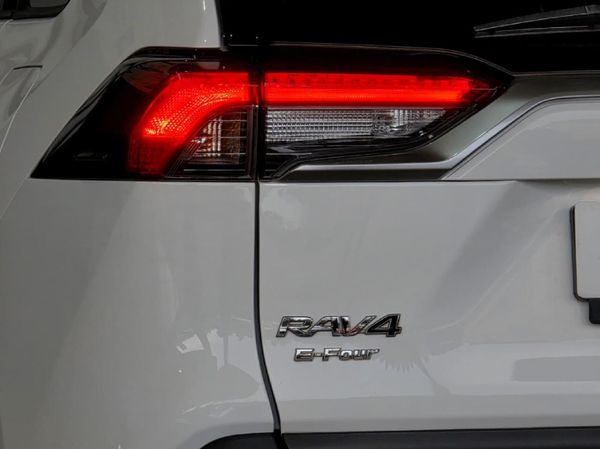 2023-Toyota-RAV4-25-VX-Hybrid-CVT-E-Four image:12