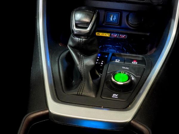 2023-Toyota-RAV4-25-VX-Hybrid-CVT-E-Four image:17