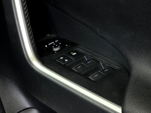 2023-Toyota-RAV4-25-VX-Hybrid-CVT-E-Four image:28