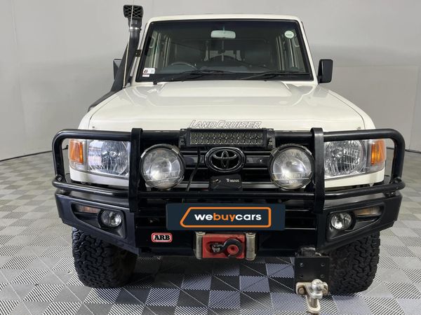 2014-Toyota-Land-Cruiser-79-40-Double-Cab image:14