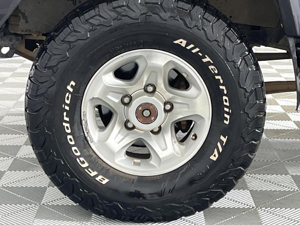 2014-Toyota-Land-Cruiser-79-40-Double-Cab image:4