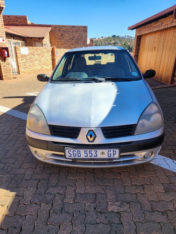 2005-Renault-Clio-14-Va-Va-Voom image:1
