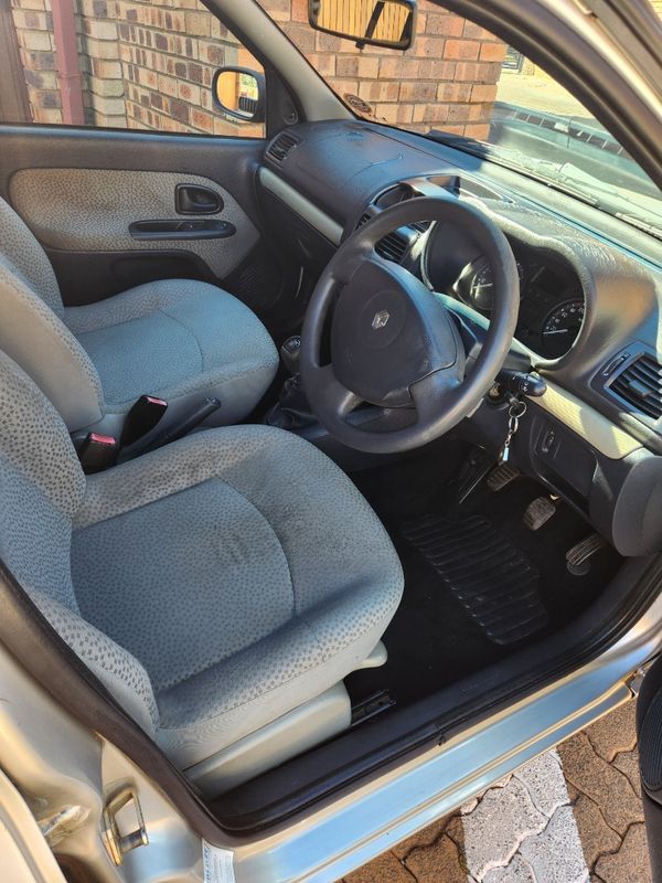 2005-Renault-Clio-14-Va-Va-Voom image:6