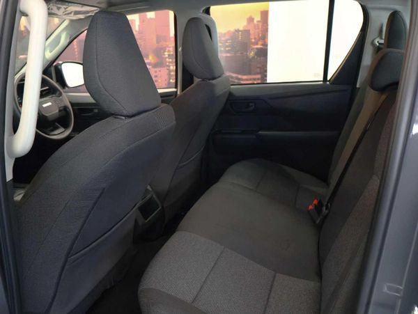 2026-Toyota-Hilux-28-GD-6-RB-SRX-Auto-Double-Cab image:8